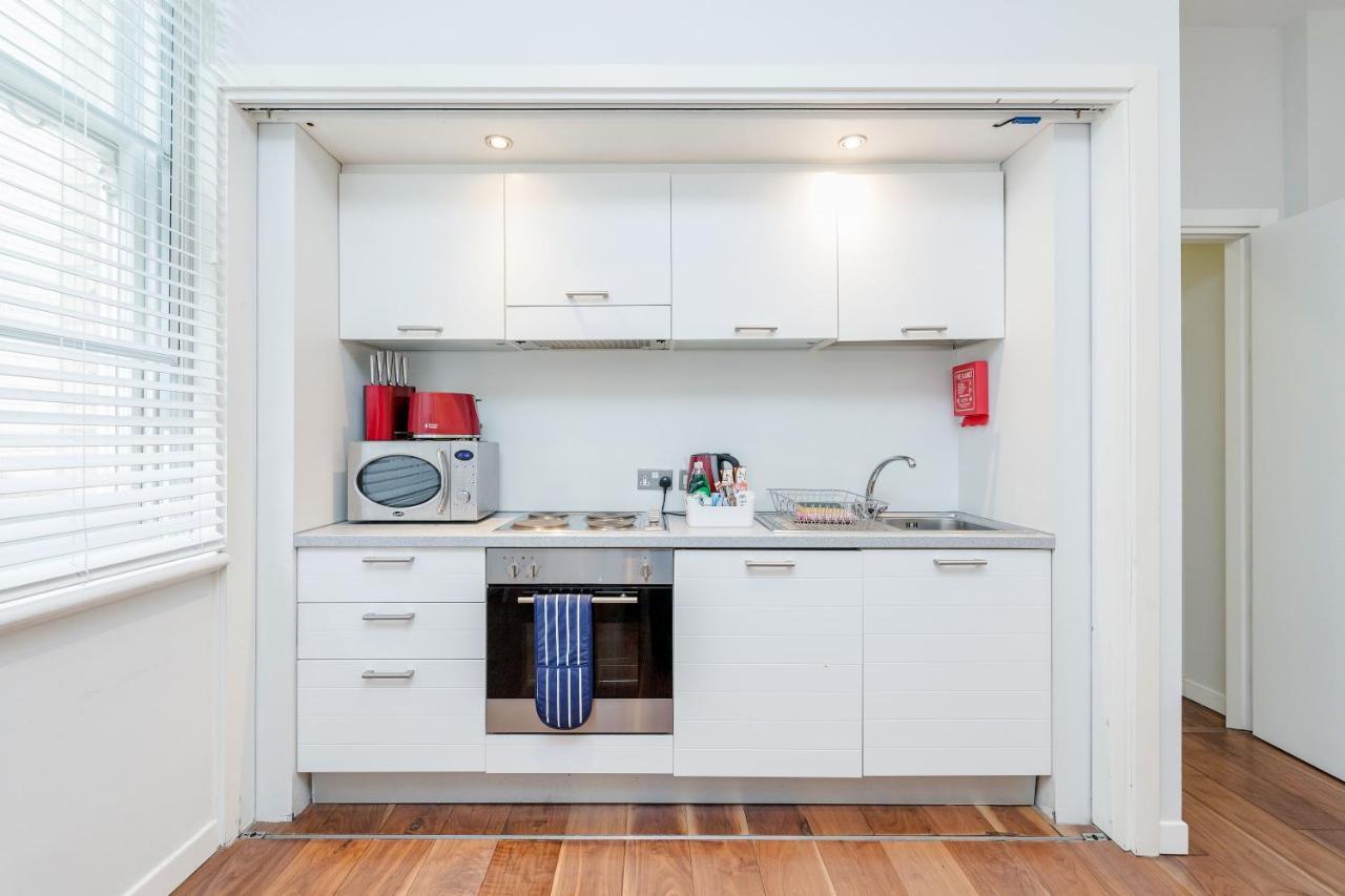 Roomspace Serviced Apartments - Sterling House London Exteriör bild